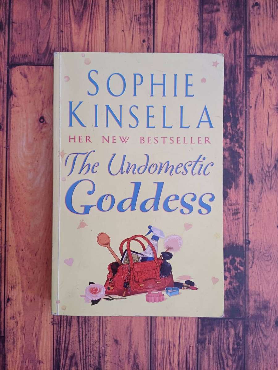THE UNDOMESTIC GODDESS- SOPHIE KINSELLA
