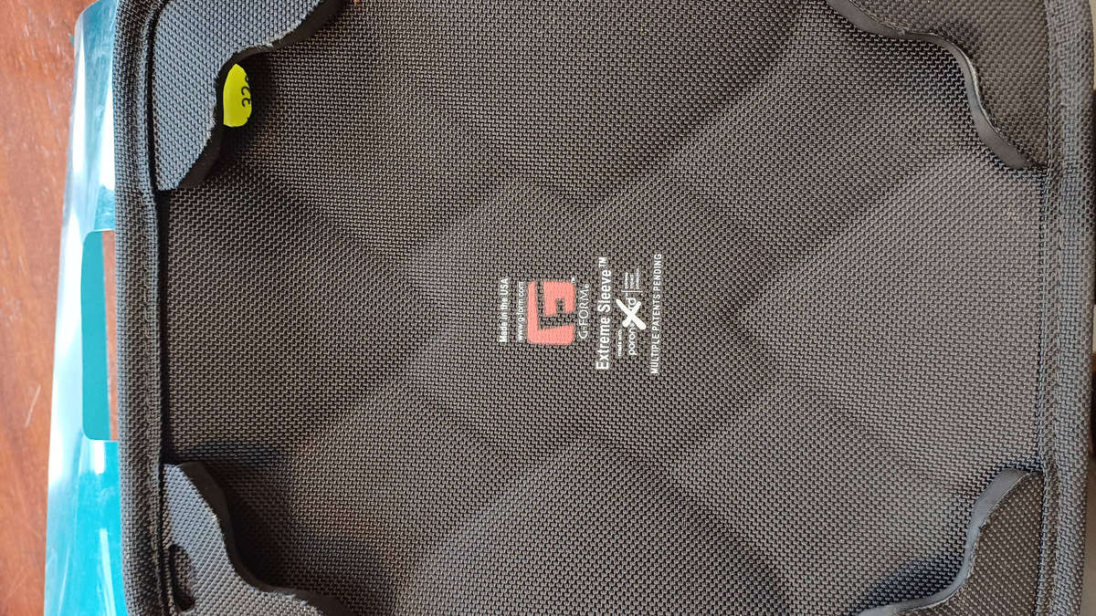 G-Form Xtreme Sleeve 2 for iPad and 10-inch Tablets - Shockproof Protective Case