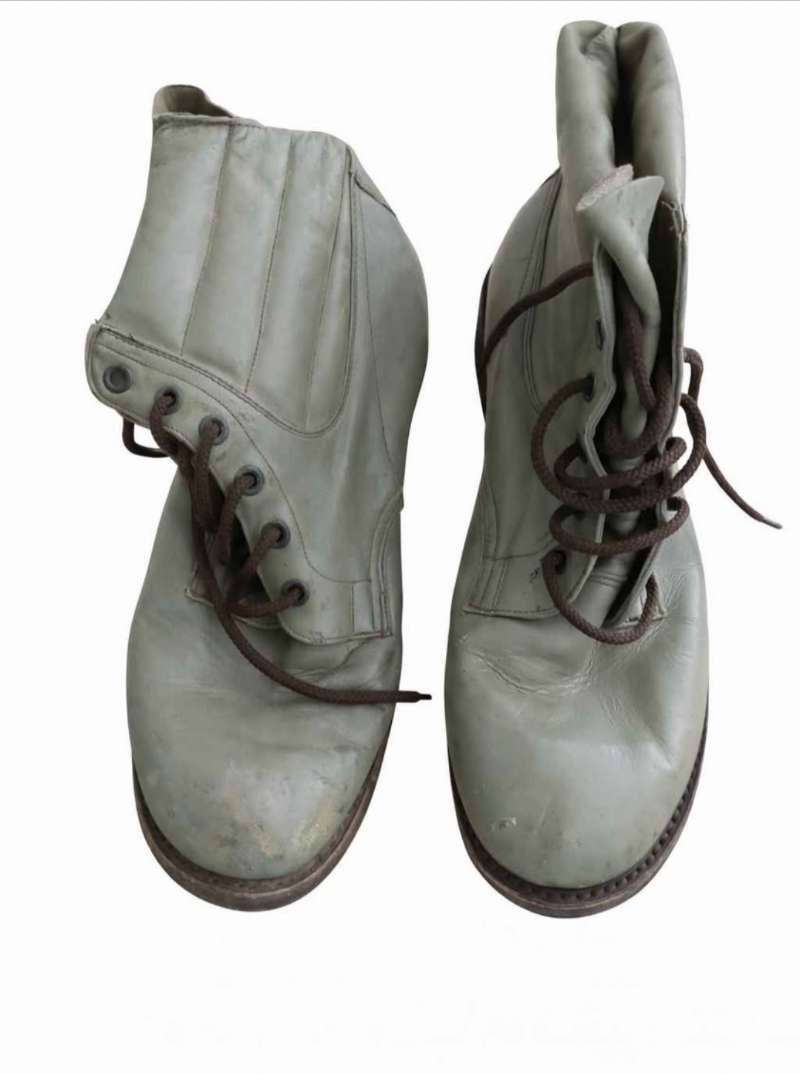 SAAF jet pilot men's leather safety boots, fireproof.olive green size 9.Collectible