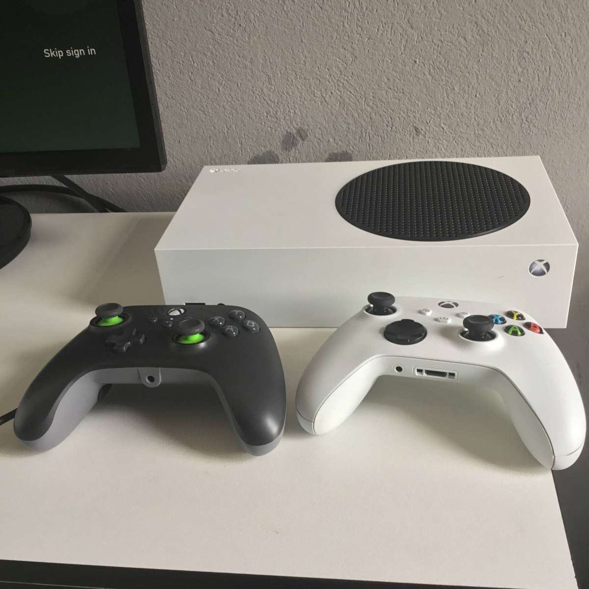 Xbox Series S 512gb + 2 controllers