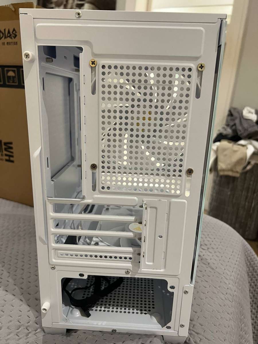 Gamdias Aura GC9M Computer Case