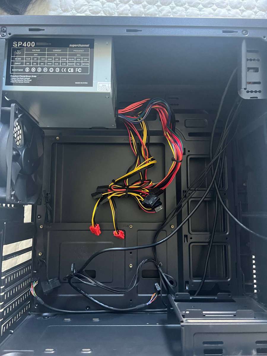 Evetech BASE Standard ATX PC Case+400W Power Supply