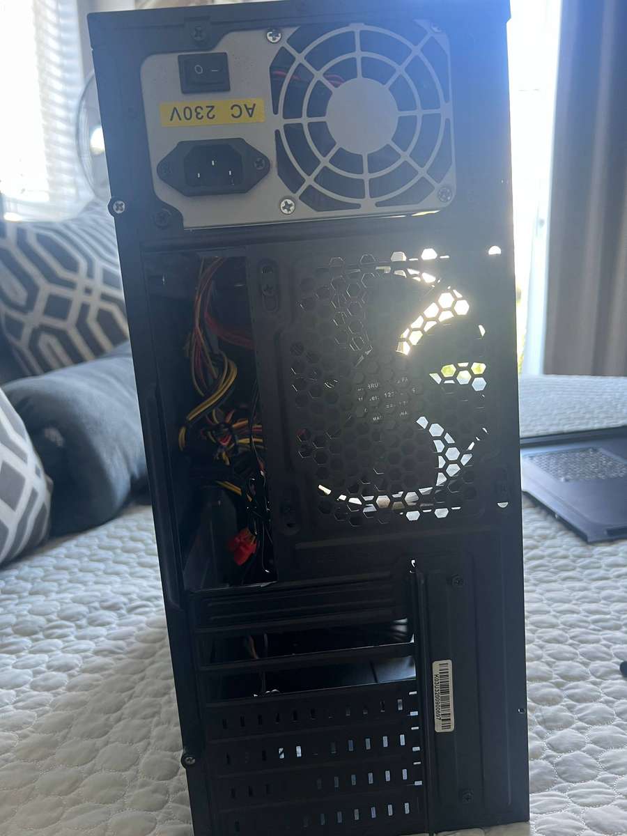 Evetech BASE Standard ATX PC Case+400W Power Supply