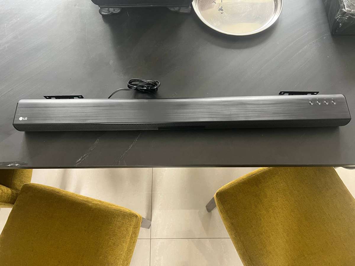 LG Soundbar + Wireless Active Subwoofer
