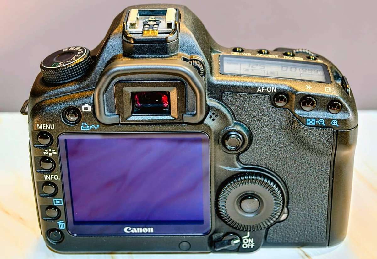 CANON E0S ¦ 5D ¦ MARK II ¦ CAMERA