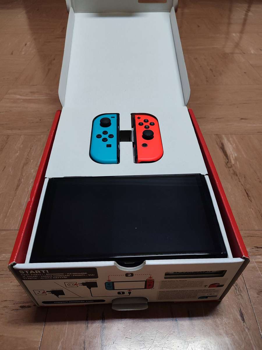 Nintendo Switch OLED (Red/Blue)