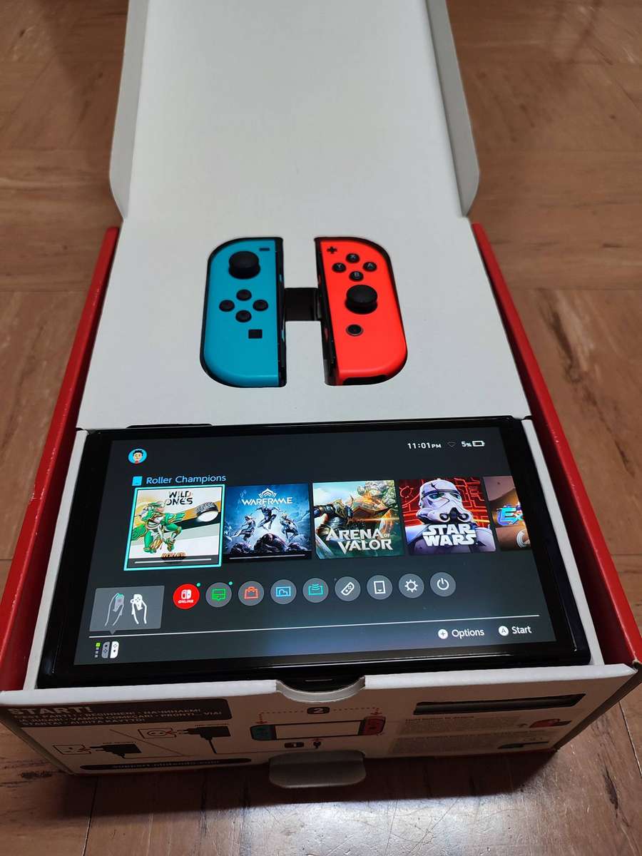 Nintendo Switch OLED (Red/Blue)