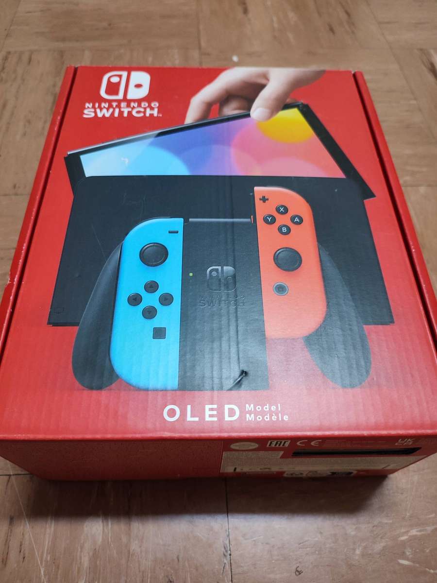 Nintendo Switch OLED (Red/Blue)