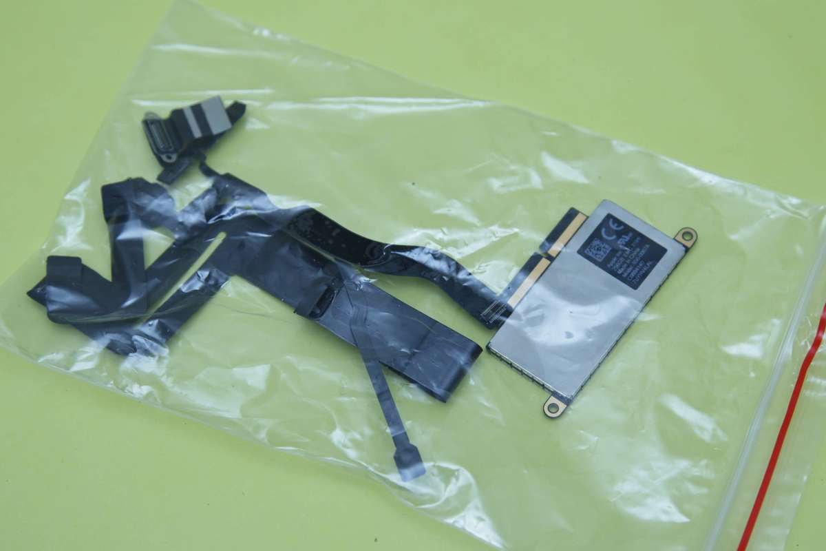 MacBook Pro 13" Retina Parts Bundle (20162020)  256GB SSD, Cables, Headphone Jack & More