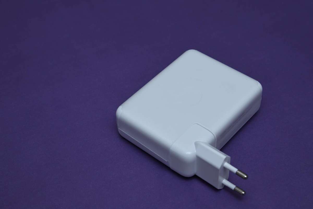 ORIGINAL Apple 140W USB-C Power Adapter  Fast Charger for MacBook (Model A2452) (NEW)