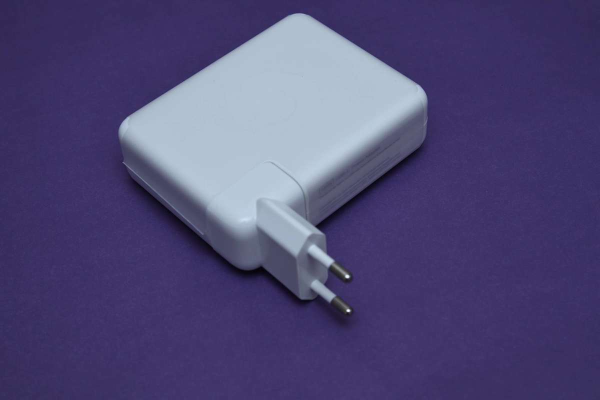 ORIGINAL Apple 140W USB-C Power Adapter  Fast Charger for MacBook (Model A2452) (NEW)