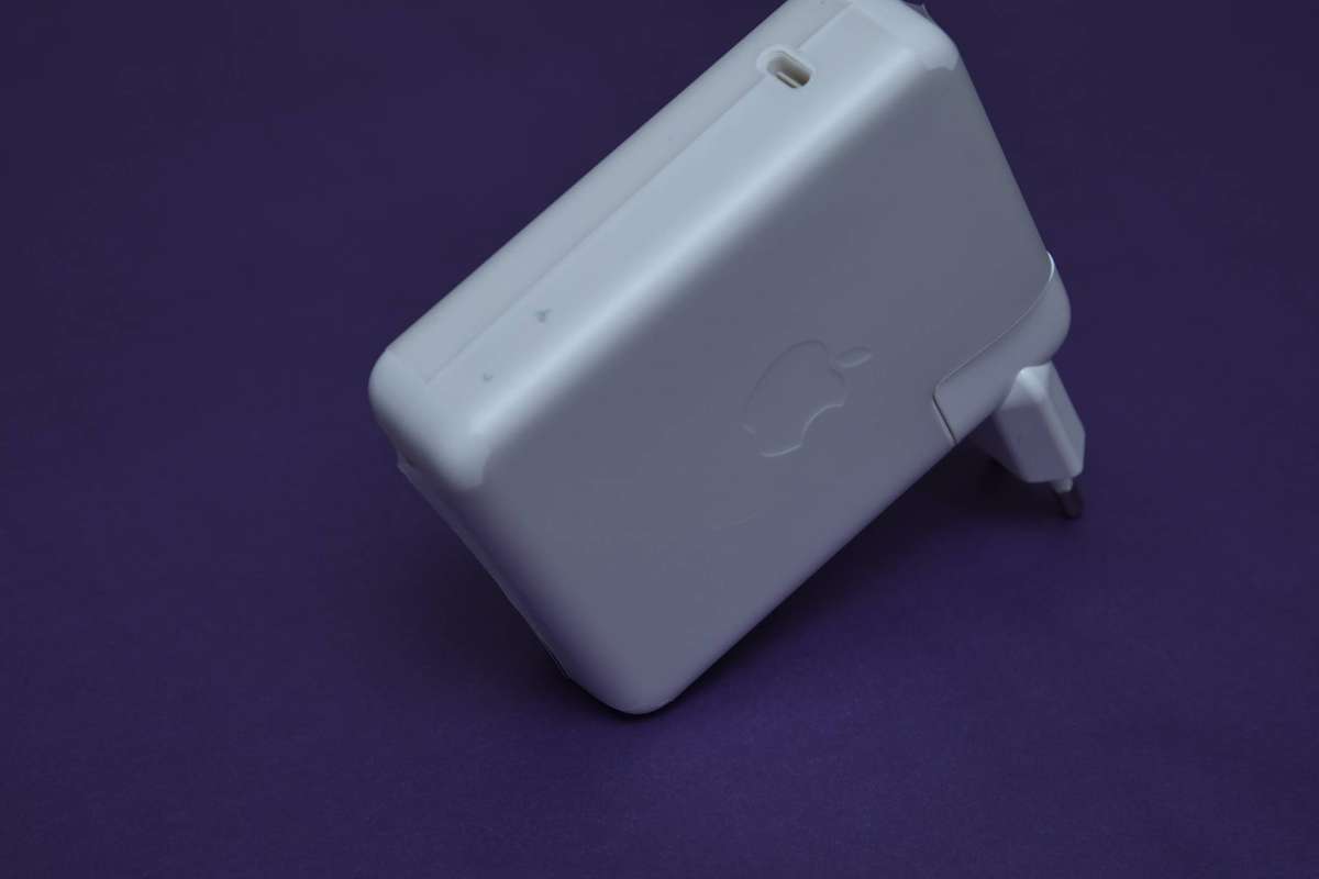 ORIGINAL Apple 140W USB-C Power Adapter  Fast Charger for MacBook (Model A2452) (NEW)