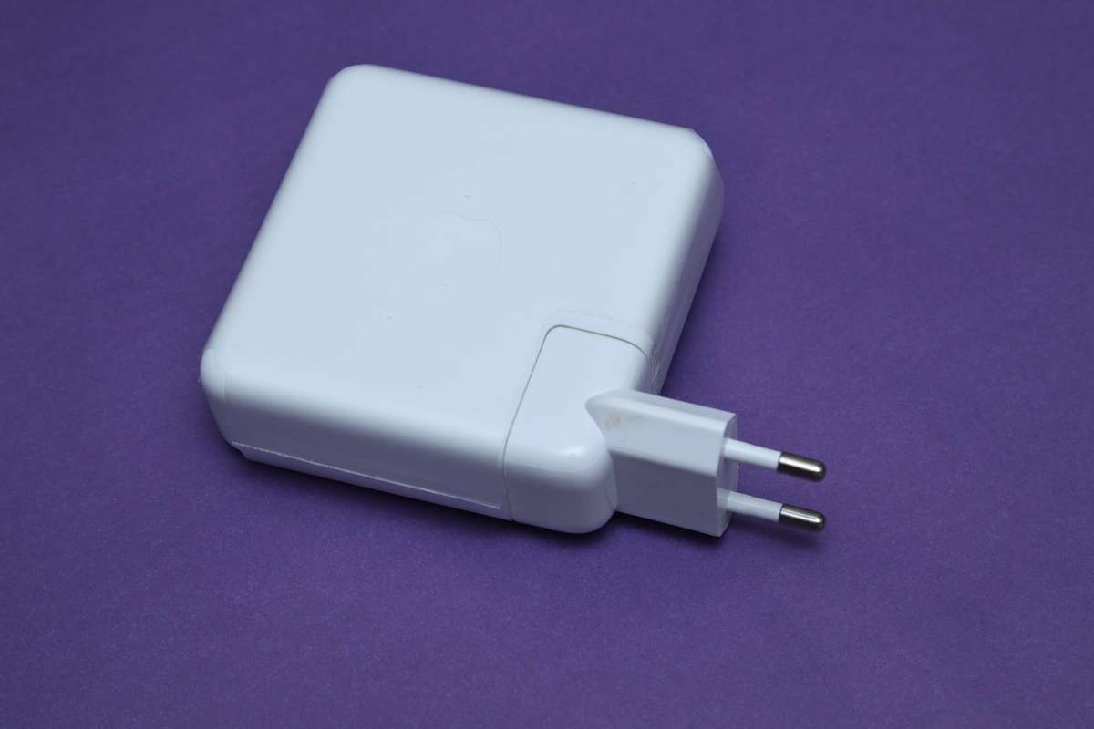 ORIGINAL Apple 96W USB-C Power Adapter for MacBook Pro  Fast Charger | NEW