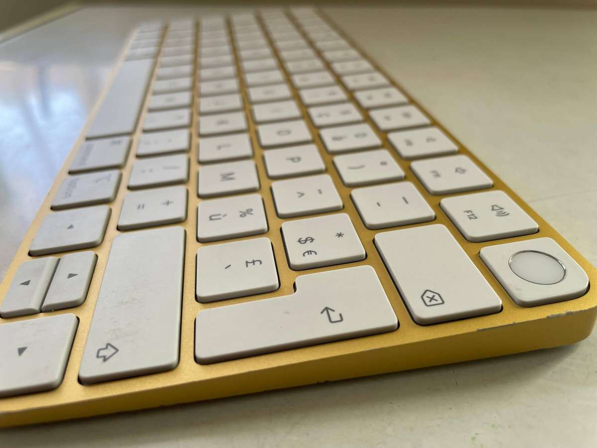Apple Magic Keyboard with Touch ID Wireless | Rechargeable | Yellow Color, Model (A2449) AZERTY