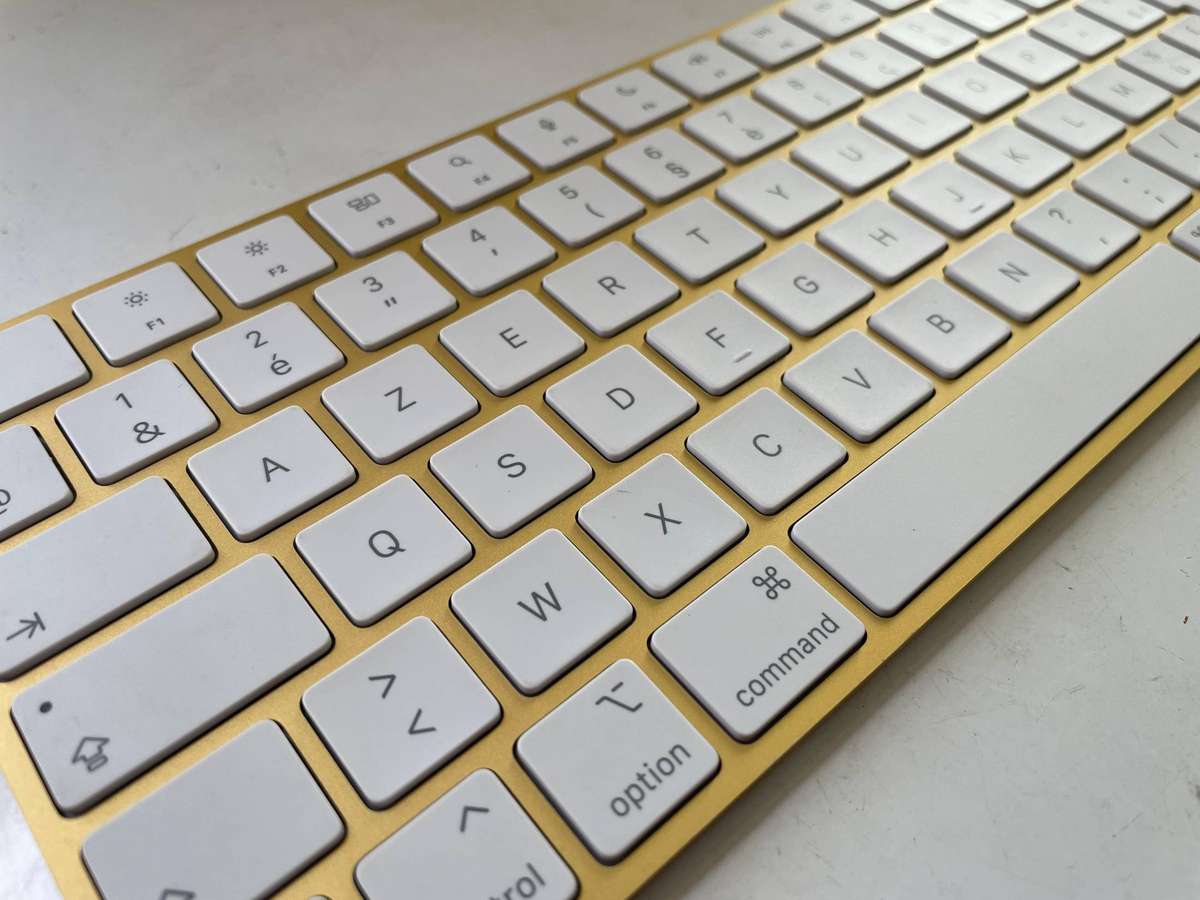 Apple Magic Keyboard with Touch ID Wireless | Rechargeable | Yellow Color, Model (A2449) AZERTY