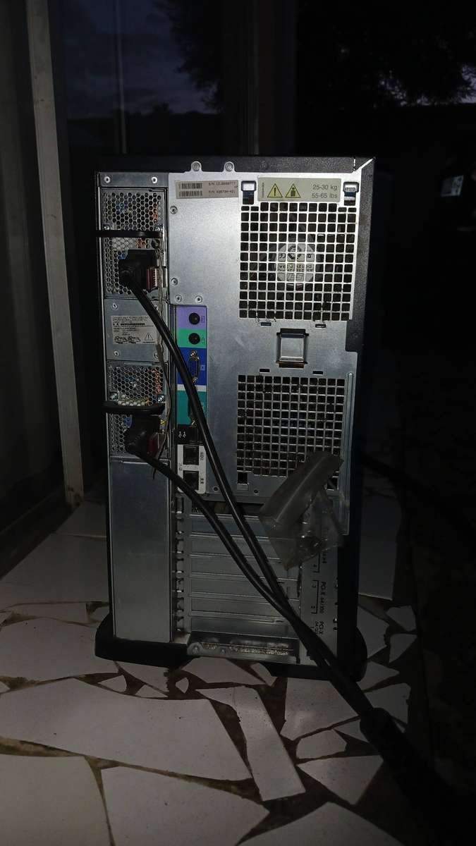 HP ProLiant ML350 Generation 5 (G5) Tower Server