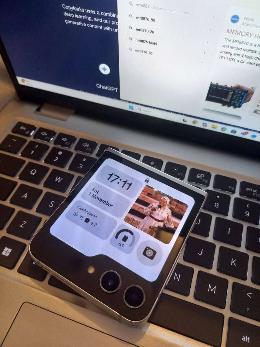 Samsung Z Flip 5 (256GB/8GB)