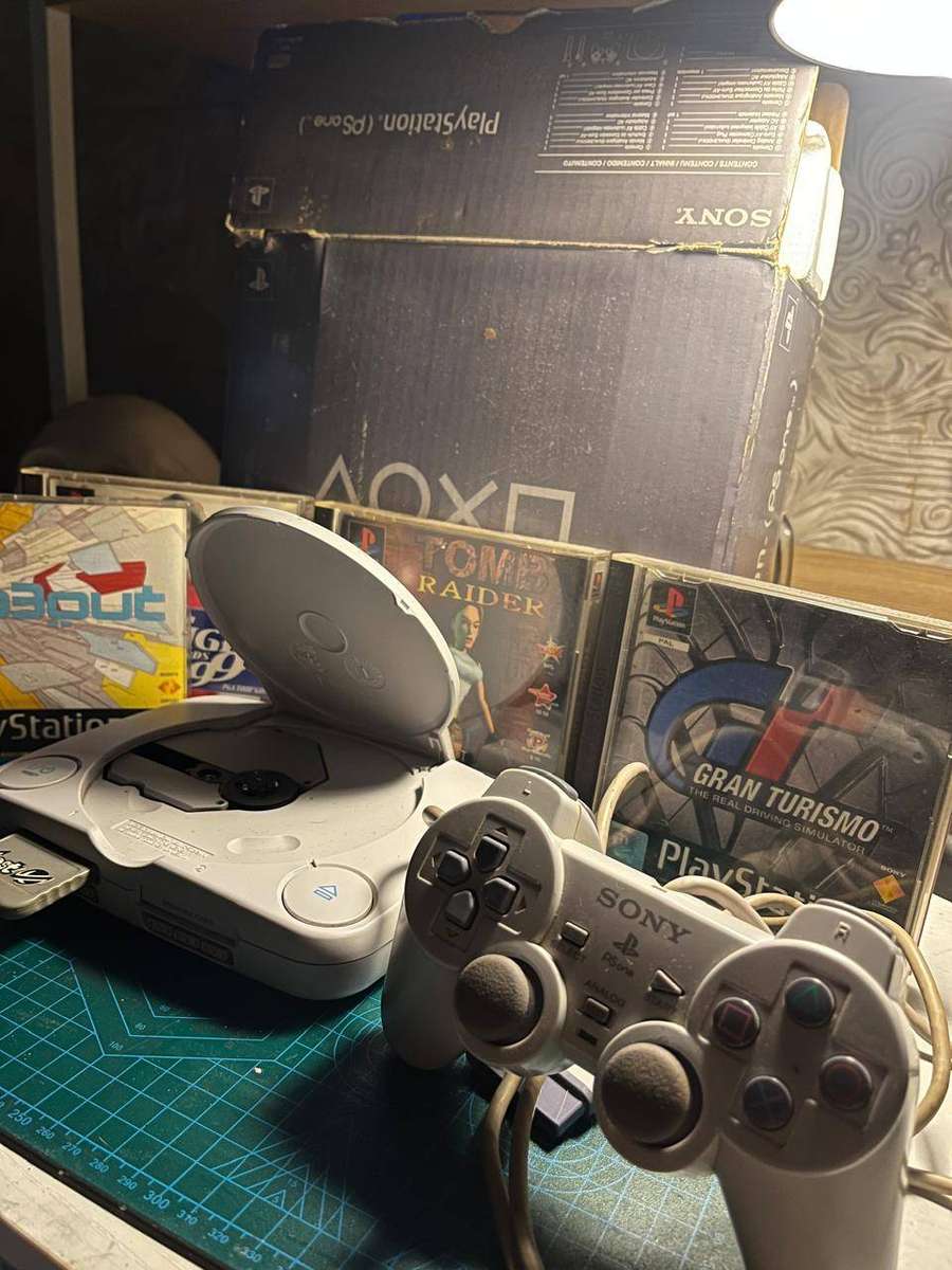 Sony PSone Slim PAL Chipped Console Boxed Bundle + DualShock, Memory Card & 5 Games  Tested