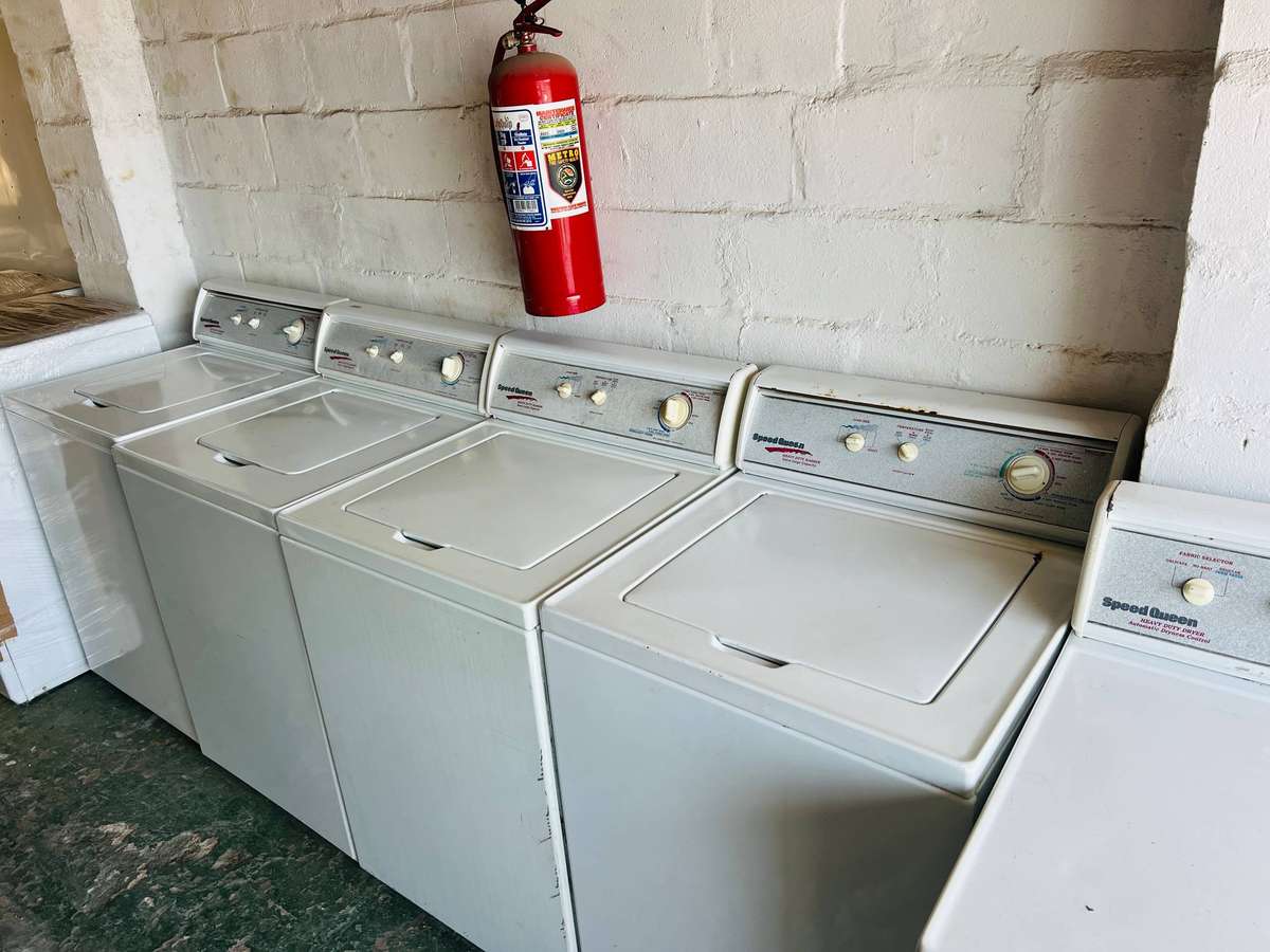 Speed Queen industrial washing machine - Fully serviced, ready to use