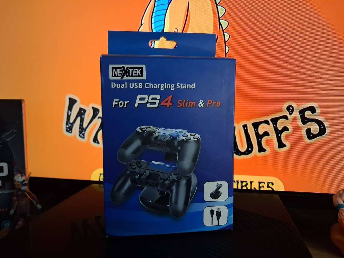 PS4 NEXTEK DUAL CONTROLLER CHARGING STAND