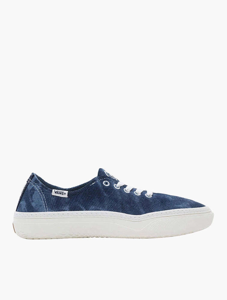 Ocean Blue Circle Vee Top Sneakers