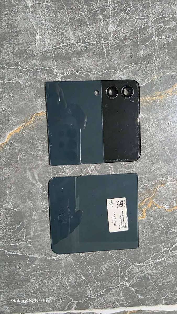 Samsung Galaxy Z Flip 3 Outer Screen & Back Glass - Fully Working Secondhand