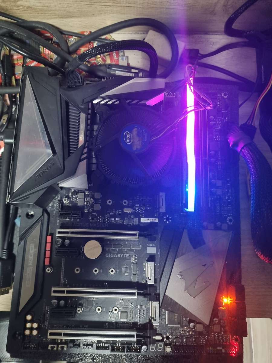 Gigabyte Aorus Master 390z please read