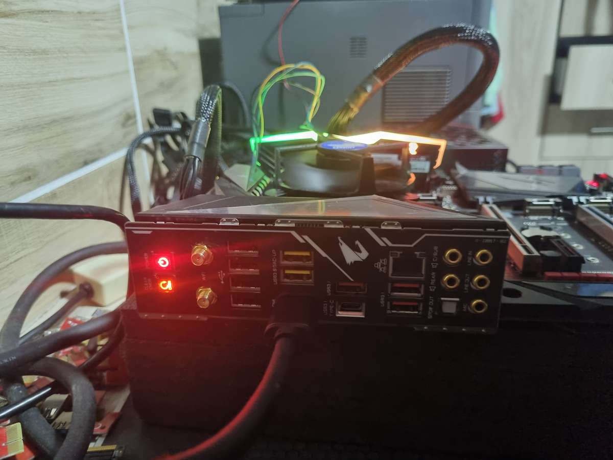 Gigabyte Aorus Master 390z please read