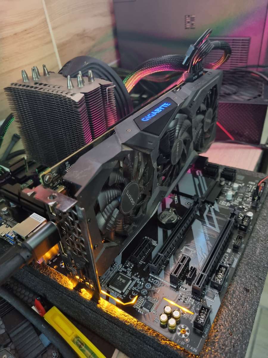 GIGABYTE NVIDIA GeForce RTX 2070