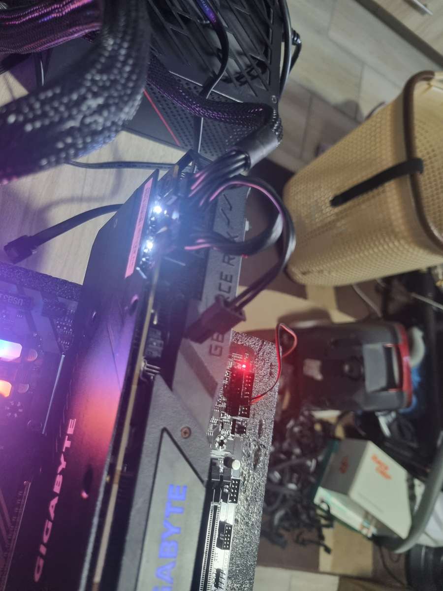 GIGABYTE NVIDIA GeForce RTX 2070 please read