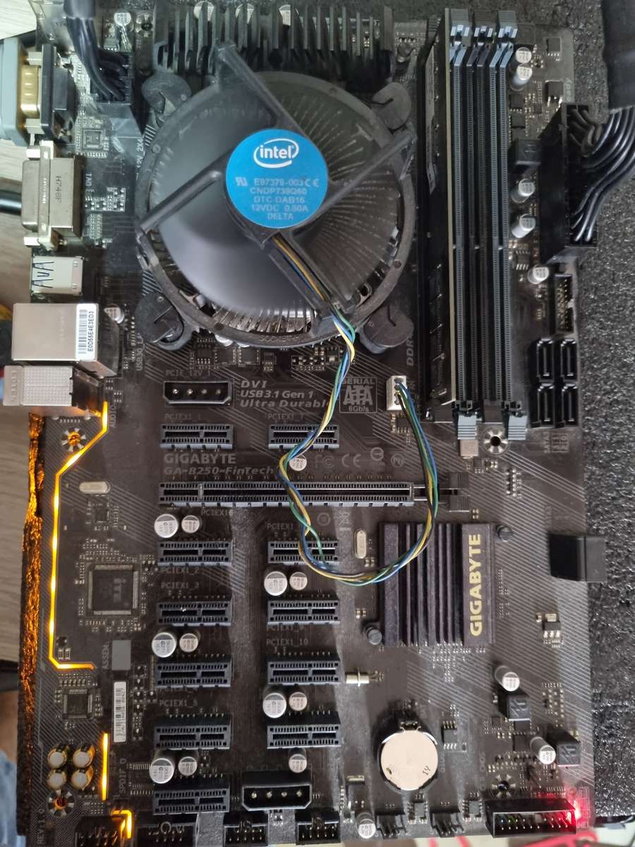 Gigabyte GA-B250-Fintech motherboard combo