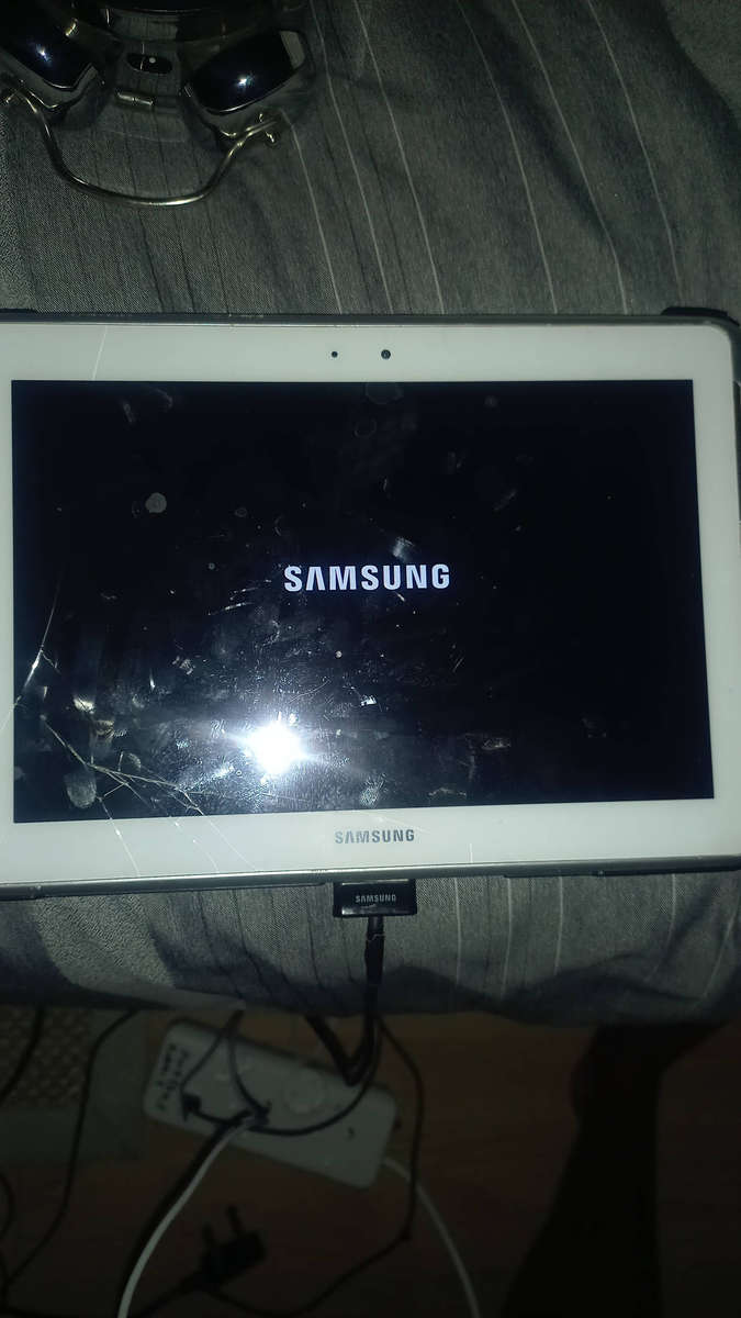 Samsung Galaxy Note 10.1 GT-N8000 32GB with S Pen included. *For Projects, Working Condition*