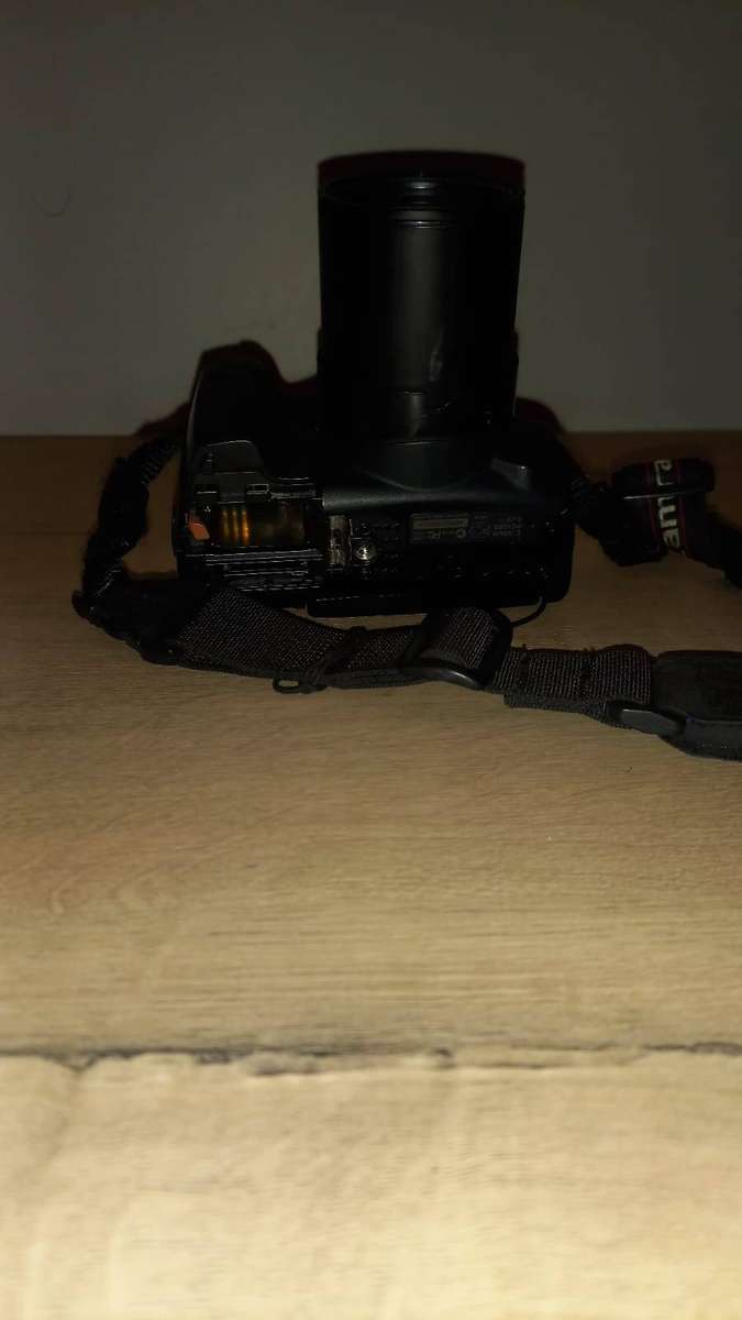 Canon PowerShot SX40 HS 12.1MP 35x Zoom Camera (with strap)
