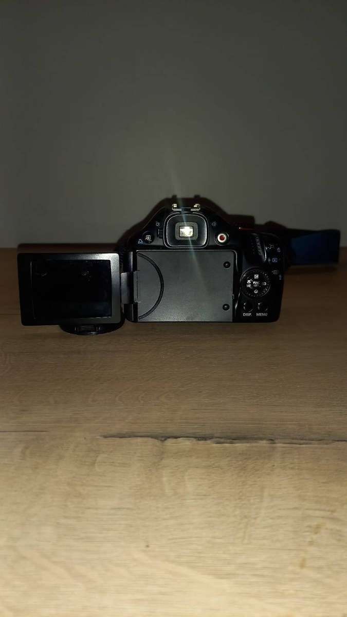 Canon PowerShot SX40 HS 12.1MP 35x Zoom Camera (with strap)