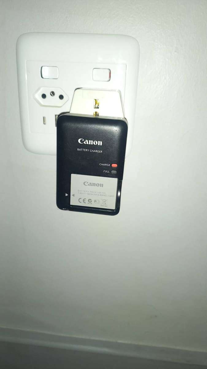 Canon PowerShot SX40 HS 12.1MP 35x Zoom Camera (with strap)
