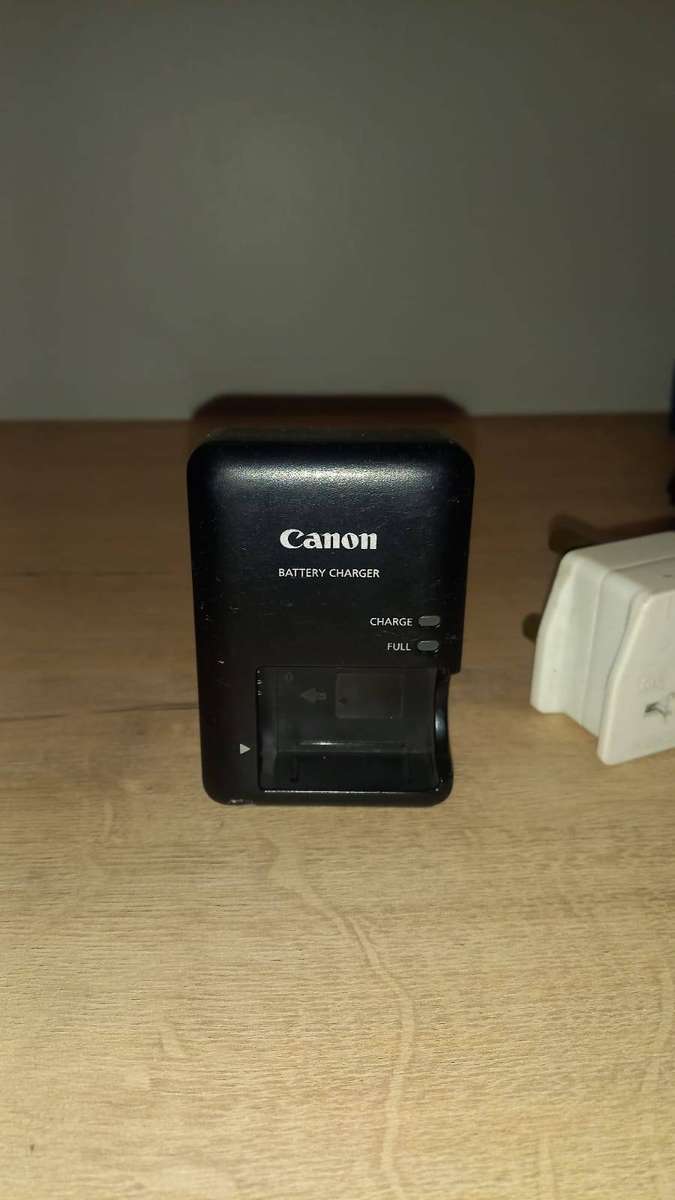 Canon PowerShot SX40 HS 12.1MP 35x Zoom Camera (with strap)
