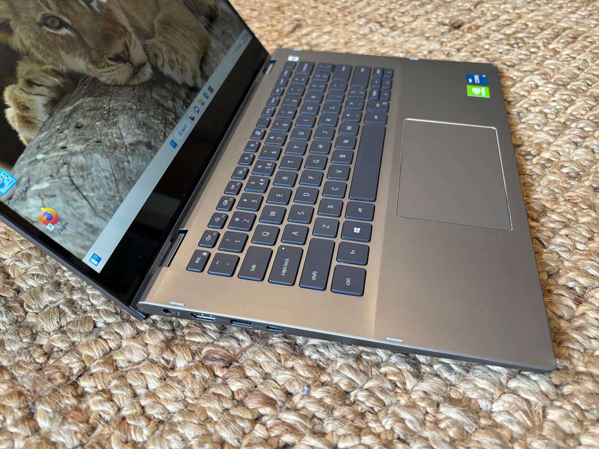 Dell inspiron 5406 2in1 core i5 11th gen touchscreen laptoo