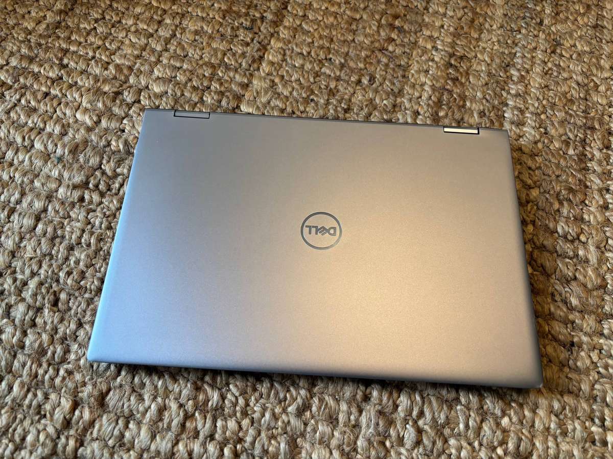 Dell inspiron 5406 2in1 core i5 11th gen touchscreen laptoo