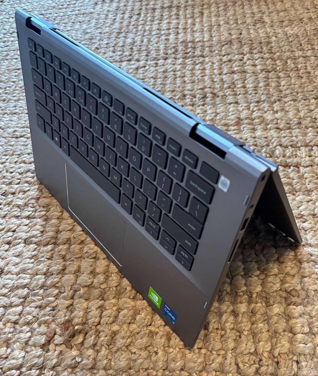 Dell inspiron 5406 2in1 core i5 11th gen touchscreen laptoo