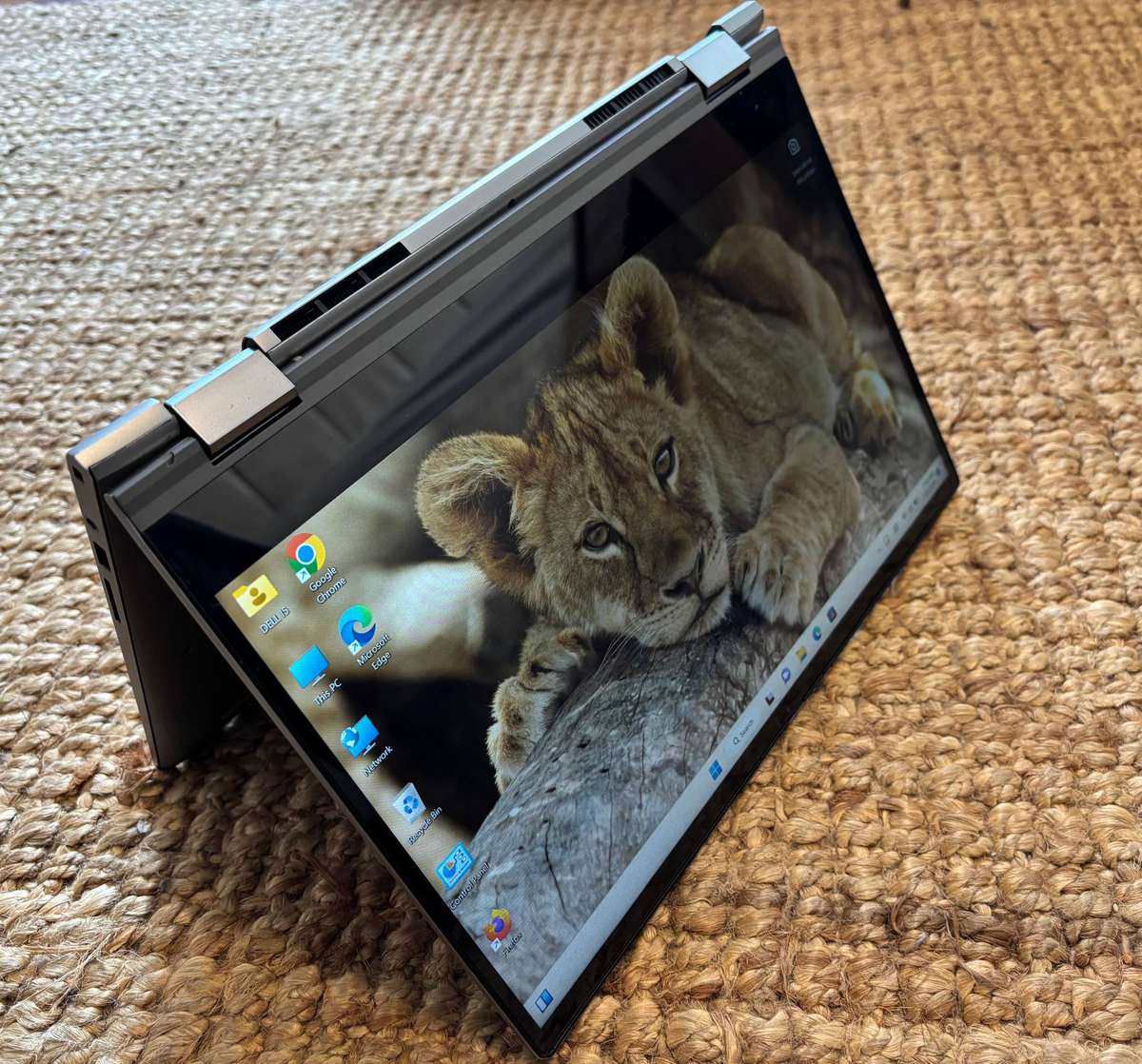 Dell inspiron 5406 2in1 core i5 11th gen touchscreen laptoo