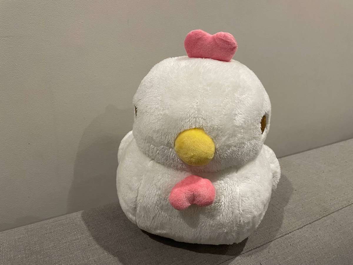Fluffnest Puffpals plushie, Blanche the Chicken