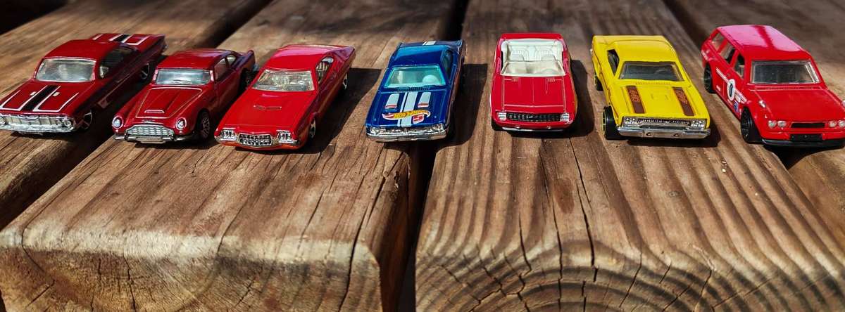 Hot Wheels Collection  7 Classic Die-Cast Cars  Excellent Condition