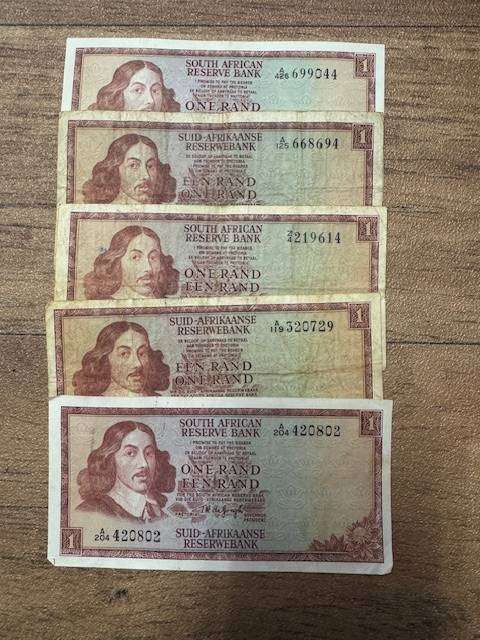 SOUTH AFRICA  ONE RAND  NOTES X 5