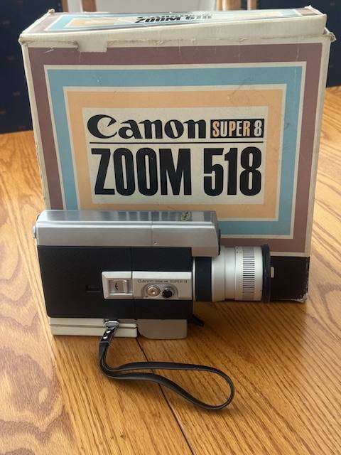 CANON SUPER 8 FILM CAMERA  518