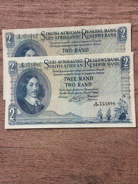 S A TWO RAND NOTES  IN MINT CONDITION TOTAL 2 NOTES