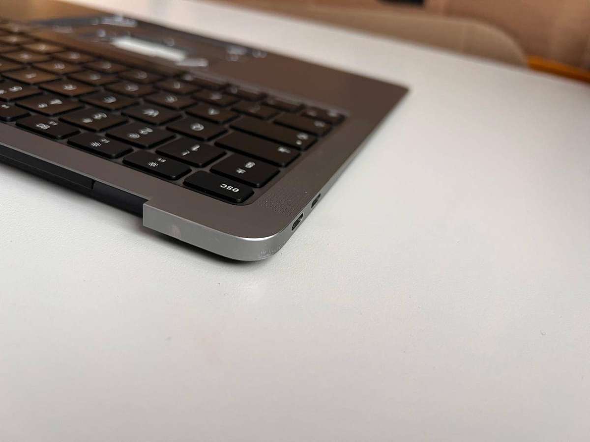 A2337 Top Case with Keyboard for Apple MacBook Air 13 inch M1 2020.(Check pictures please)