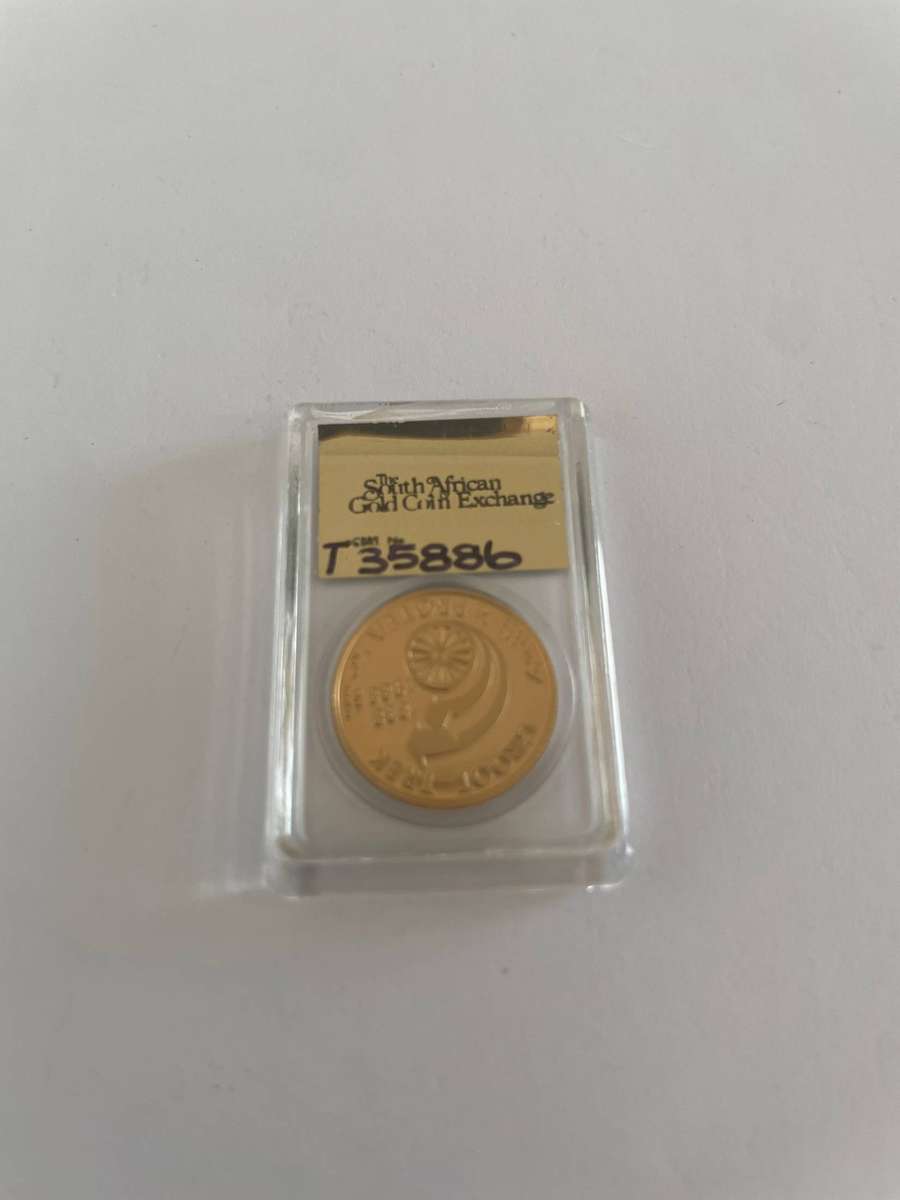 1988 PROTEA GROOT TREK 1/10 OZ FINE GOLD PROOF COIN - SEALED IN SAGCE SLAB & COA.
