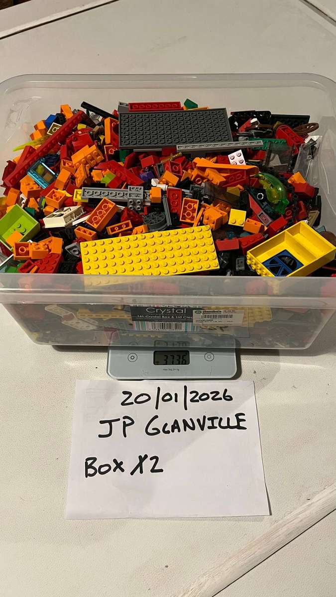 LEGO Bulk 17,6kg inc Mini-Figures