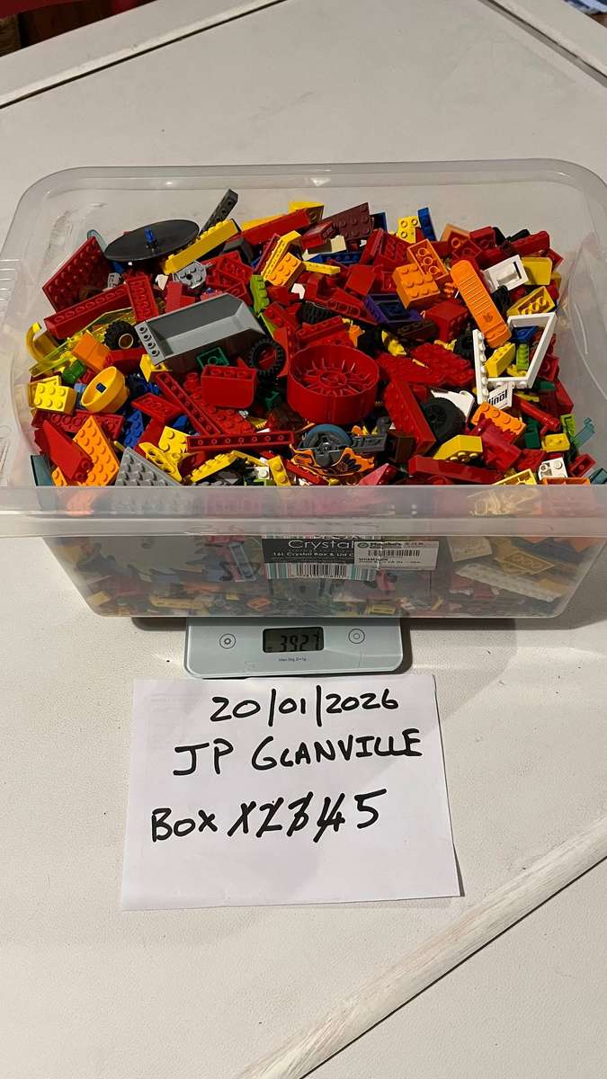 LEGO Bulk 17,6kg inc Mini-Figures