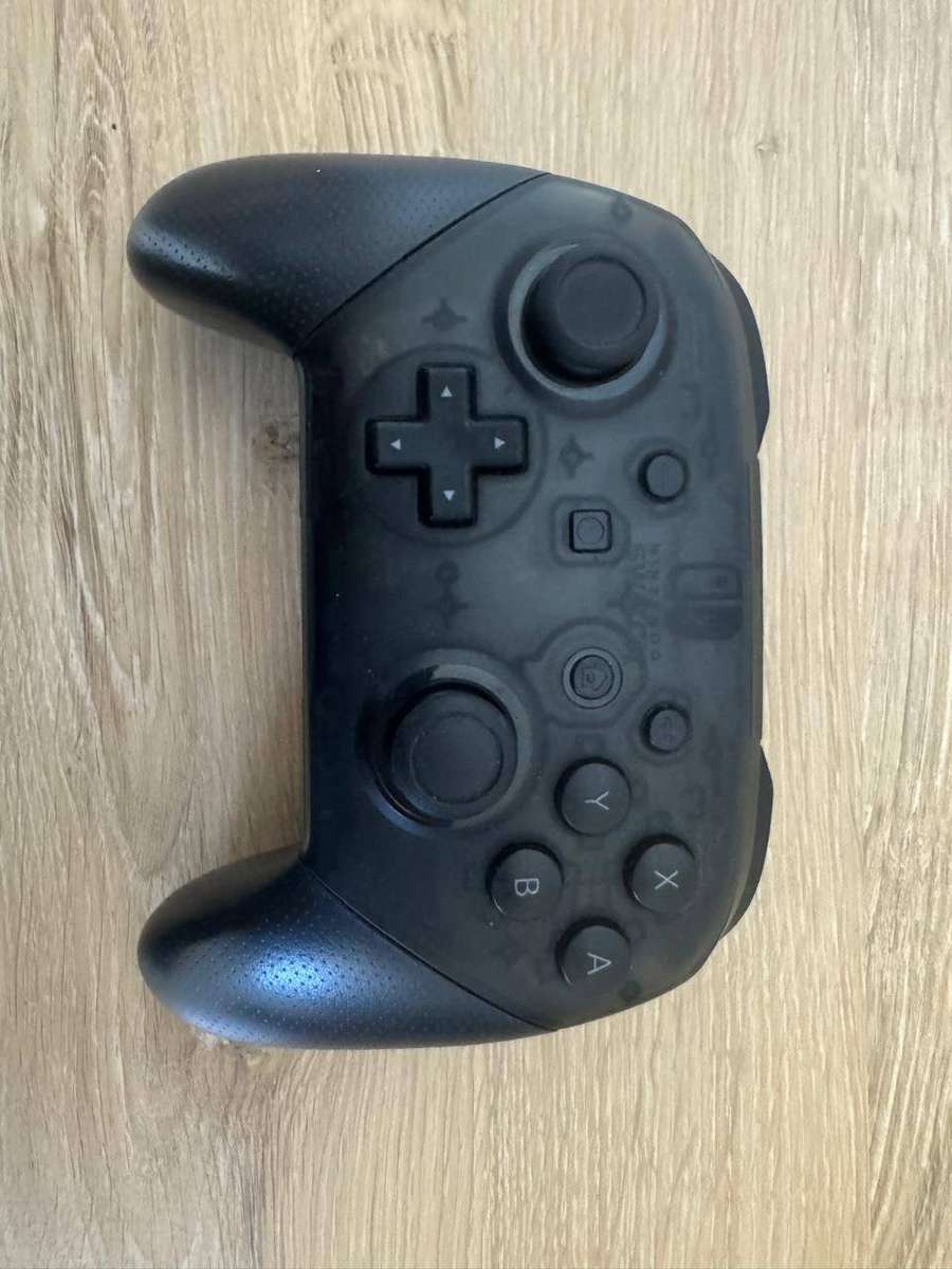 Nintendo Switch Pro Controller